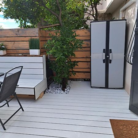 Seduisant Studio Avec Cour Privative La Crau Exterior foto