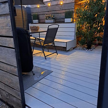 Seduisant Studio Avec Cour Privative La Crau Exterior foto
